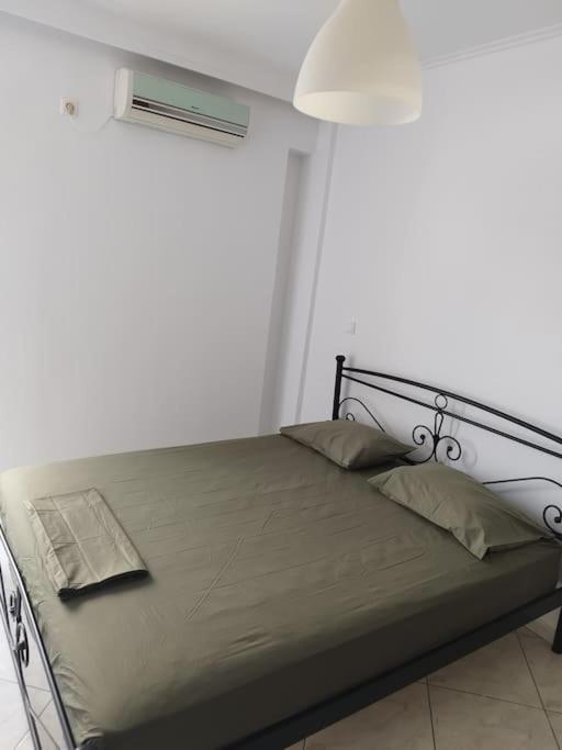 Small Apartment In The Heart Of Piraeus! Notara 43 Exteriör bild